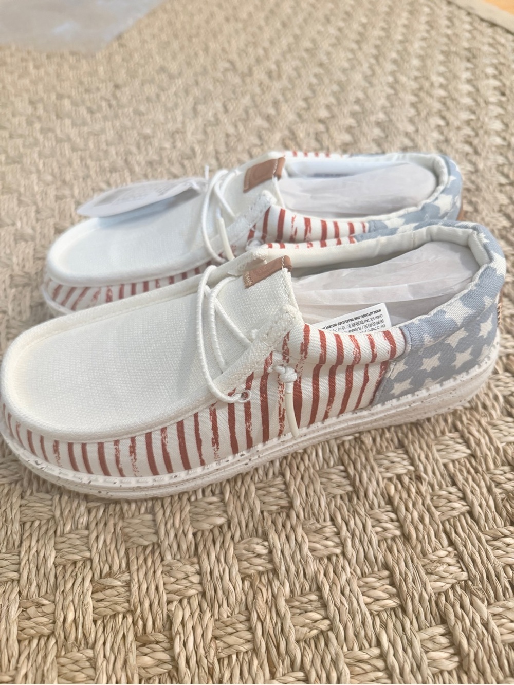 Kids Canvas Slip-On Shoes in Stars & Stripes size J3 (US 3)